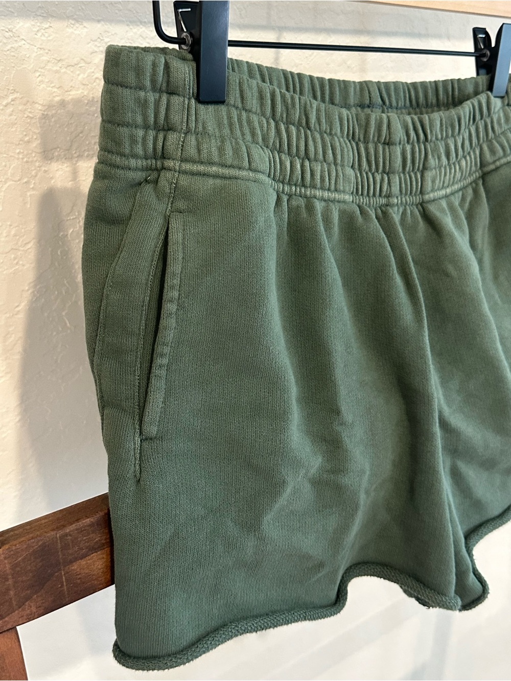OFFLINE by Aerie Green Raw Hem Fleece Shorts S - Picture 6 of 13